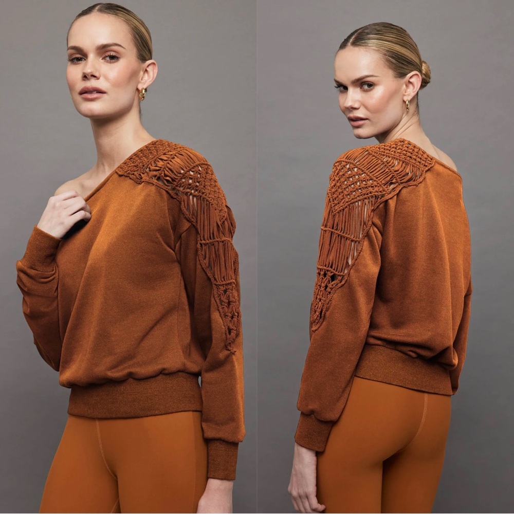 Carbon38 Sweatshirt Macrame Shoulder Pullover Long Sleeve Caramel Cafe XS